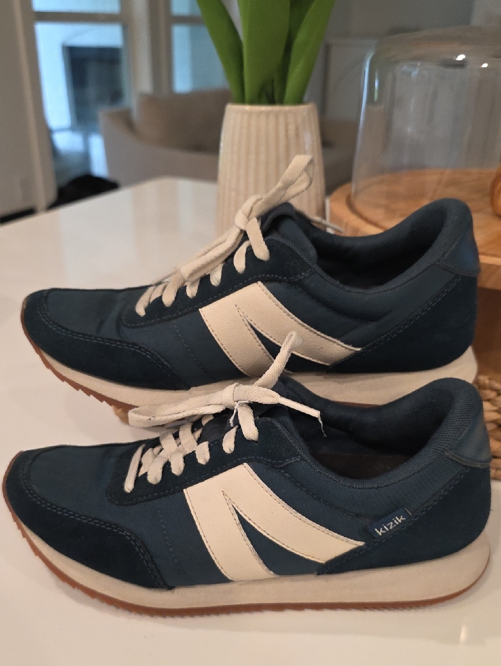 Kizik Women's Navy Blue Lace-Up Sneakers